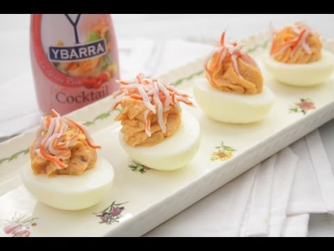 Huevos rellenos de marisco y Salsa Cocktail 