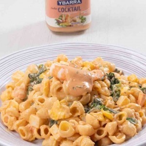 Ensalada cremosa de Mango y salsa Cocktail