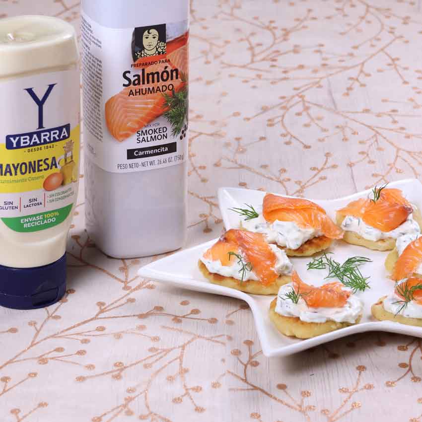 Canapés de patata con salmón ahumado