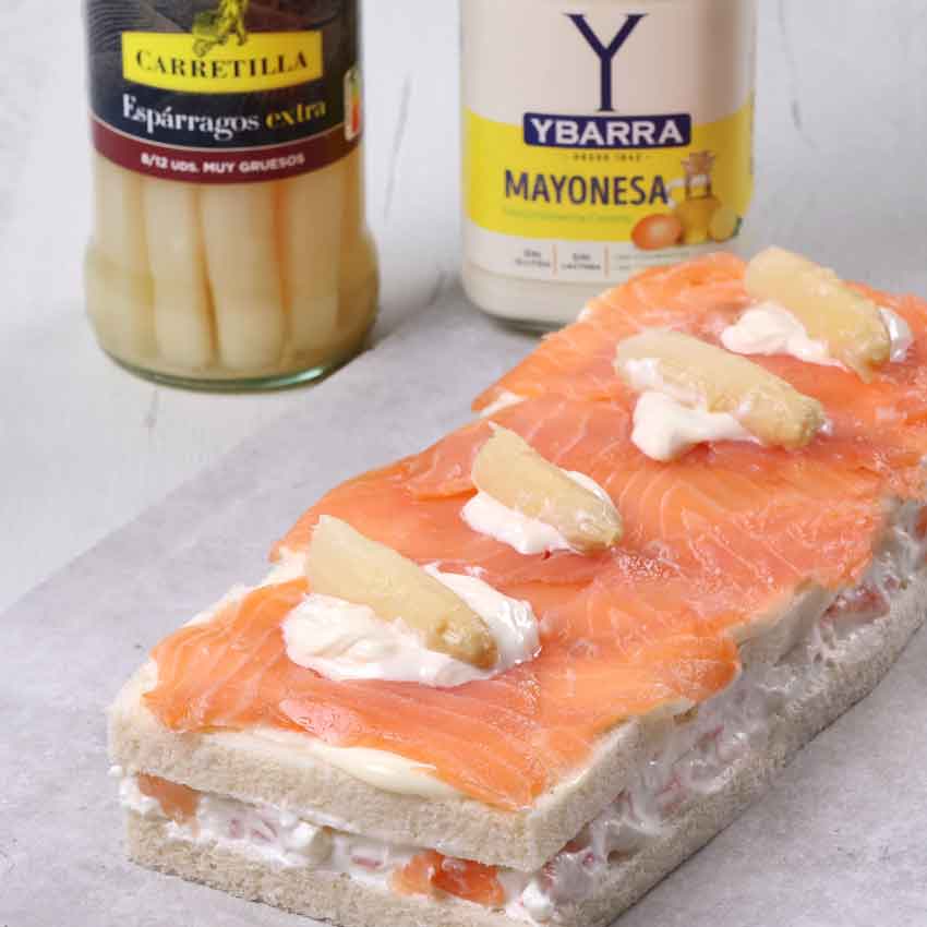 Pastel de espárragos y salmón