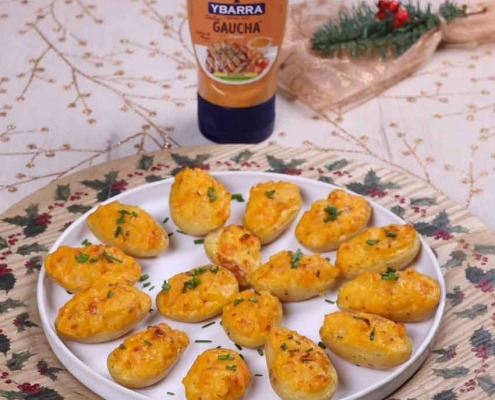 Patatas gaucha con langostinos