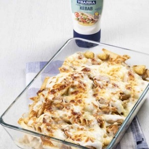 Patatas kebab con salsa Kebab