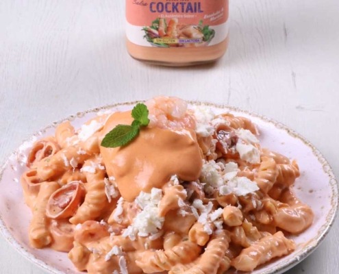 ensalada de pasta y cocktail