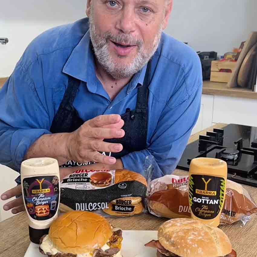 Dos hamburguesas brutales con Salsa Gottan y The Champions Burger Ybarra