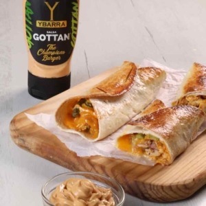 Burger burritos preparados con Salsa Gottan.