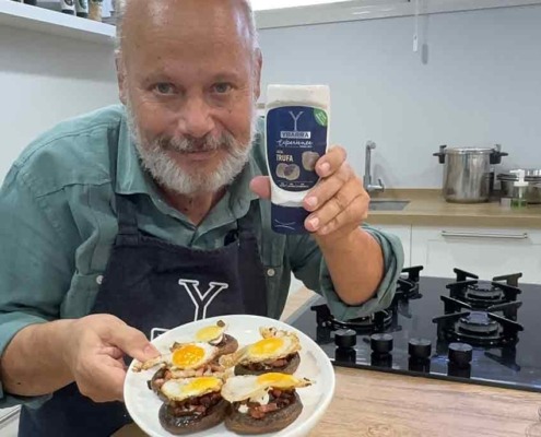 Champiñones rellenos de bacon con huevo de codorniz y Salsa Experience de Trufa Ybarra