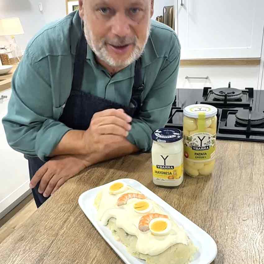 Pastel de patata relleno de atún y langostinos con Mayonesa Ybarra | Receta fría
